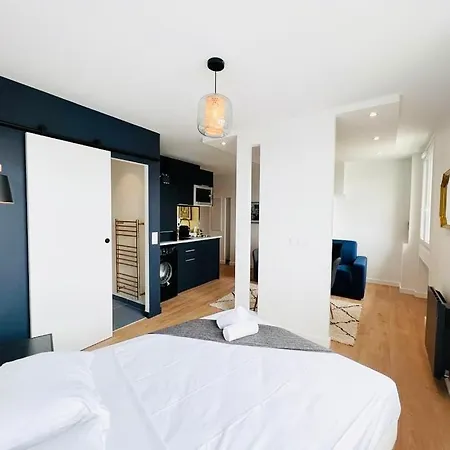 Diebold 2 - 1 Bedroom - Gare De Vaise Διαμέρισμα *